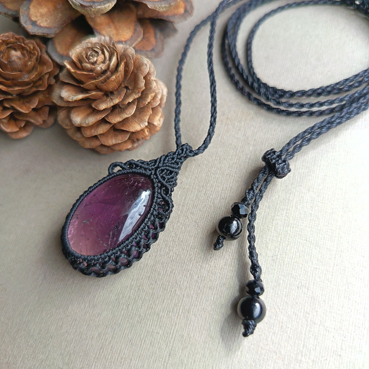Amethyst Macrame Necklace | Pendant size 4 cm