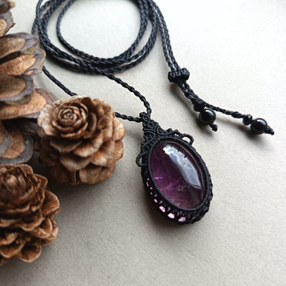 Amethyst Macrame Necklace | Pendant size 4 cm