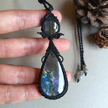 Labradorite Macrame Necklace | Pendant size 8.5 cm