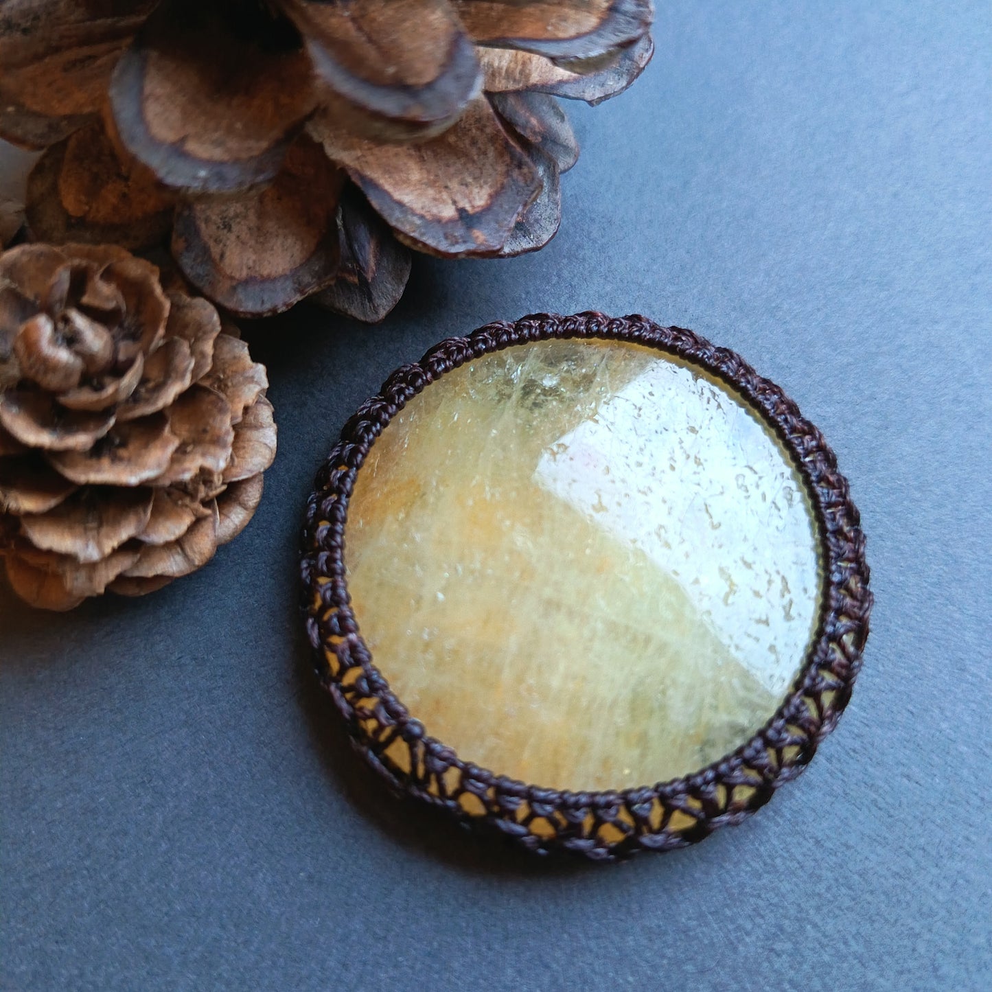 Macrame wrapped stone - Yellow Beryl (Heliodor) | The Sun