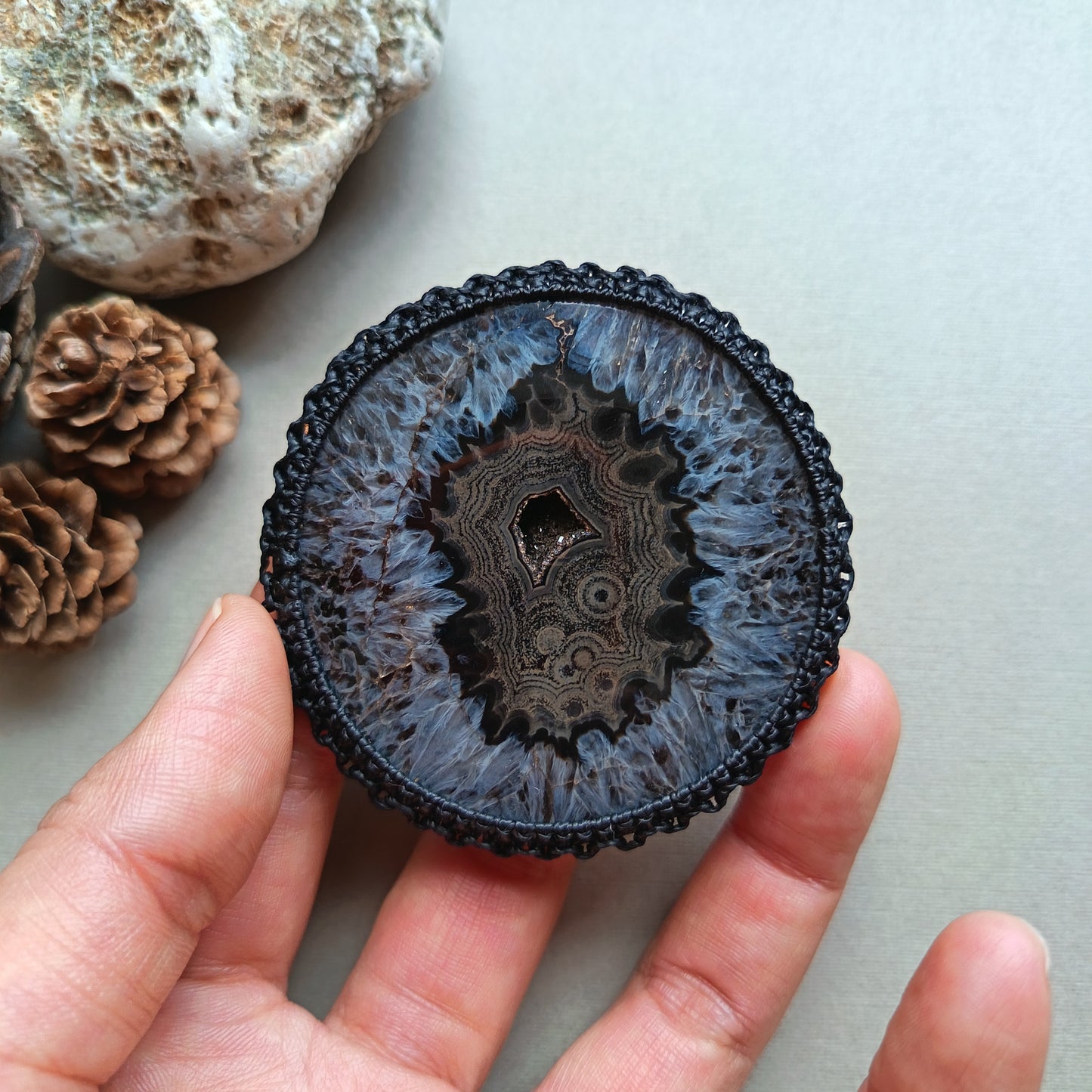 Macrame wrapped stone - Agate | The Eye - Finished size 6.8cm