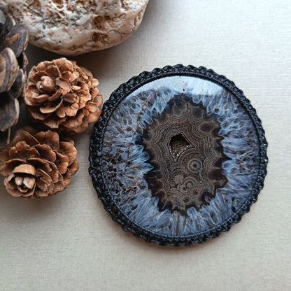 Macrame wrapped stone - Agate | The Eye - Finished size 6.8cm