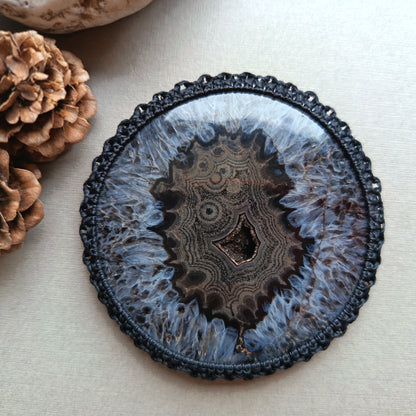 Macrame wrapped stone - Agate | The Eye - Finished size 6.8cm